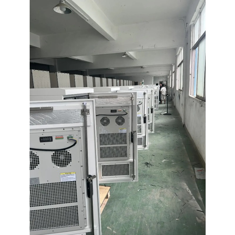 Zasilacz awaryjny zewnętrzny m – Outdoor Uninterruptible Power Supply recenzja i cena